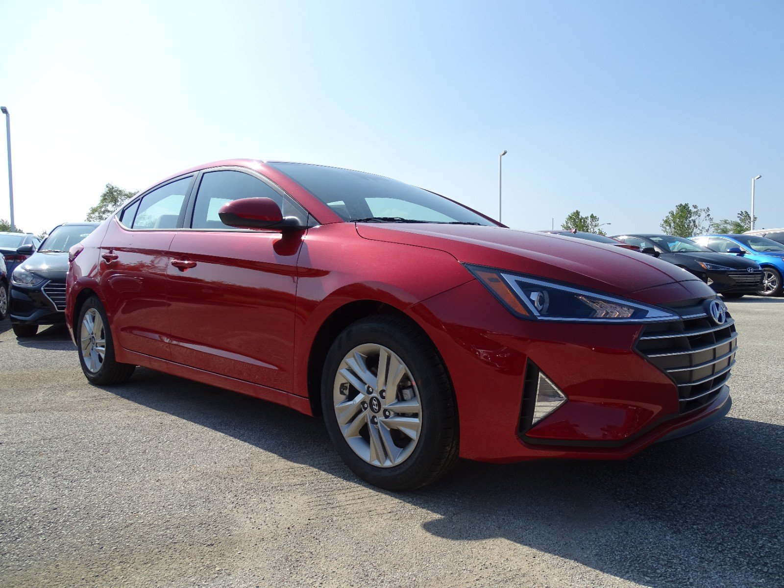 New 2020 Hyundai Elantra SEL FWD Sedan